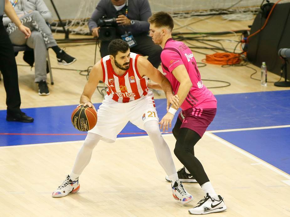 Efes hteo Lendejla umesto Petruševa