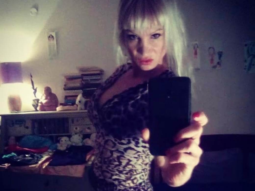 dina prelevic cerka dusana prelevica preleta gola slikanje plejboj instagram foto