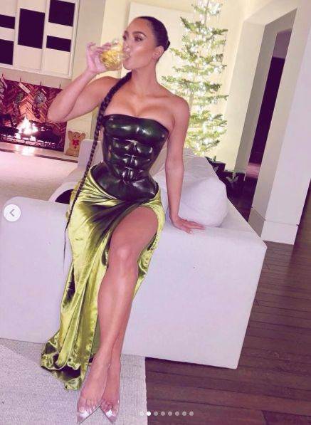 kim kardasijan u tangama guza obline seksi slike