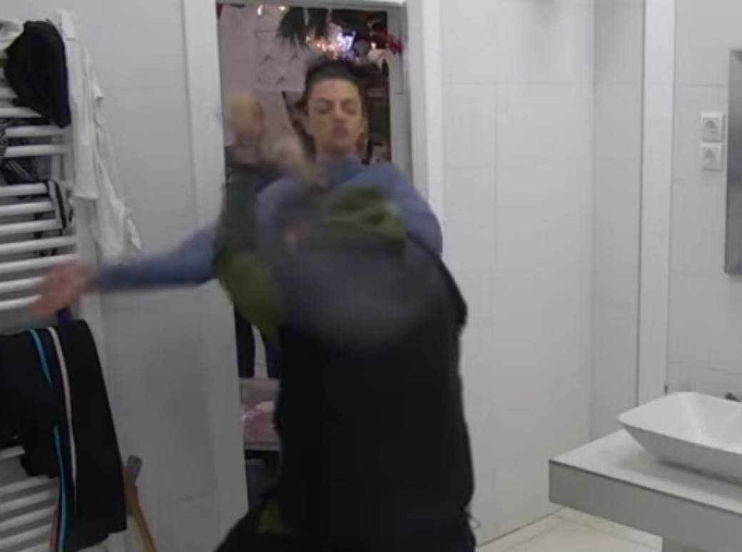 Tara Simov trudna pokazala partnera