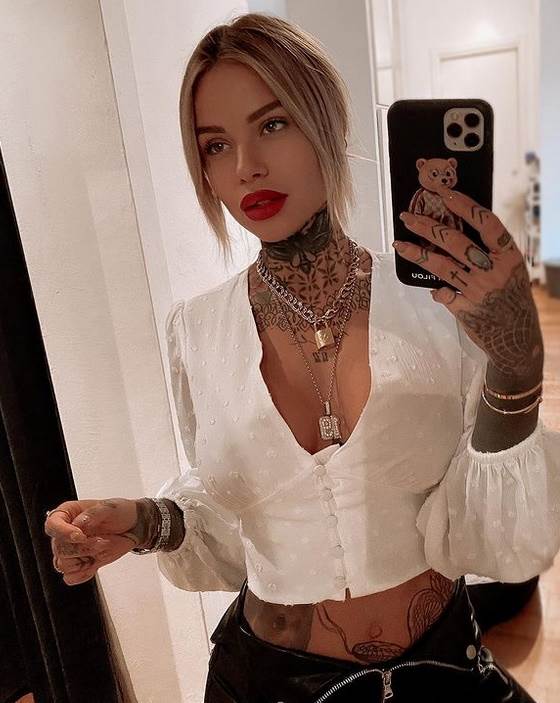 zoe kristofoli teo ernandez oralni seks na jahti slike