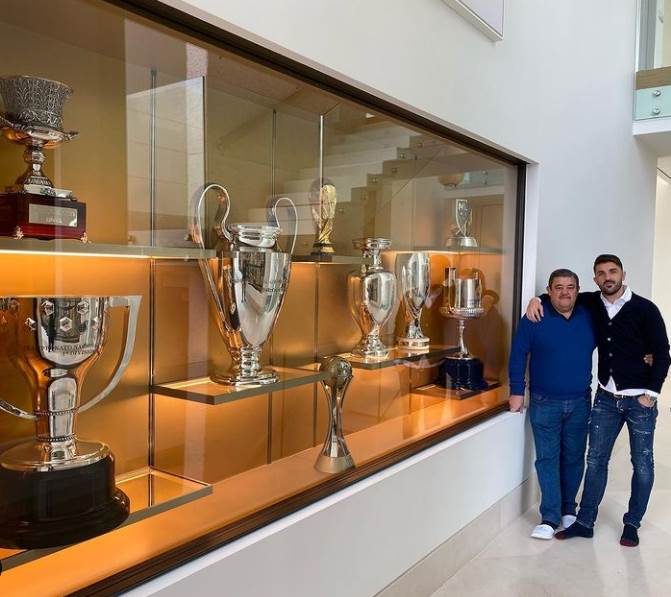 Raspao se šampionski tim Barselone