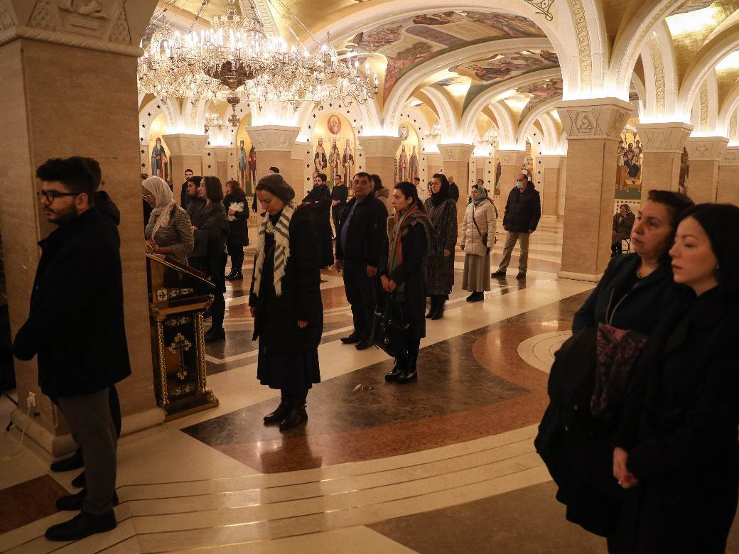 patrijarh irinej 40 dana liturgija hram svetog save aleksandar vucic fotografije