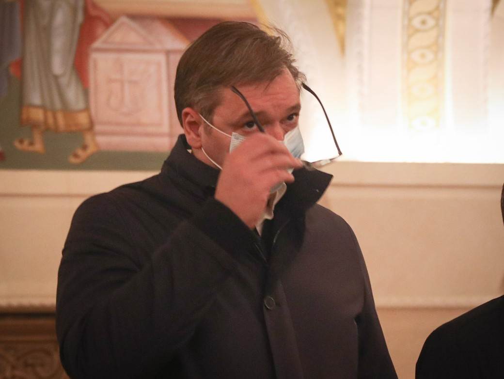 patrijarh irinej 40 dana liturgija hram svetog save aleksandar vucic fotografije