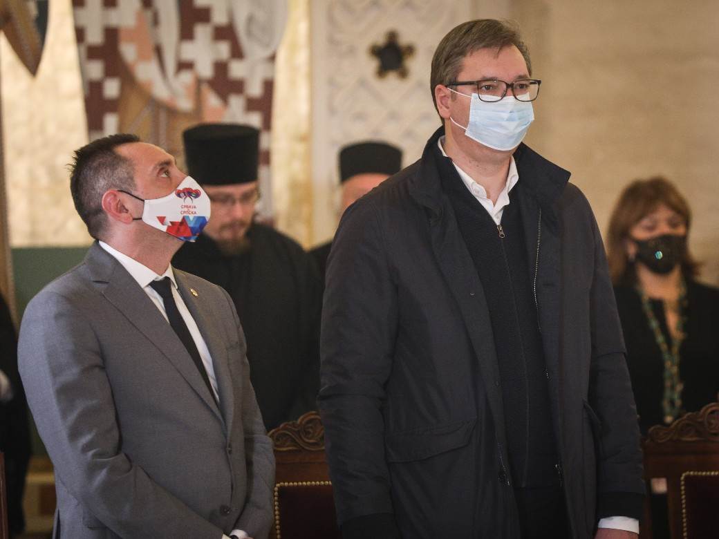 patrijarh irinej 40 dana liturgija hram svetog save aleksandar vucic fotografije
