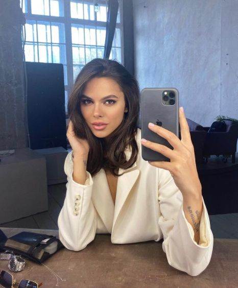 viki odincova gola seksi skok sa zgrade najlepsa ruskinja