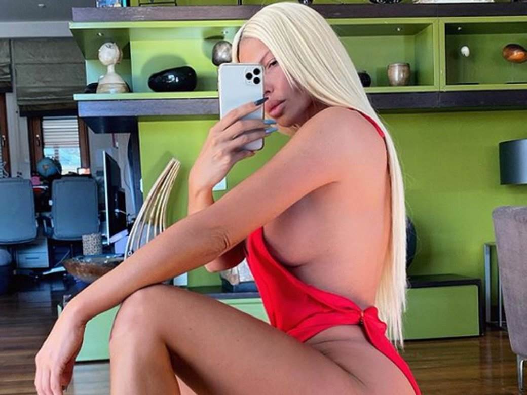 jelena karleusa gole slike