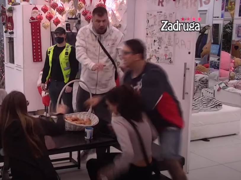 zadruga najnovije vesti kristijan golubovic i tara simov tuca u zadruzi kazna