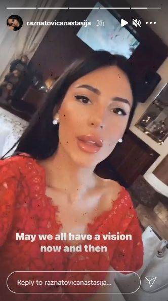 anastasija raznatovic docek nove godine crvena haljina