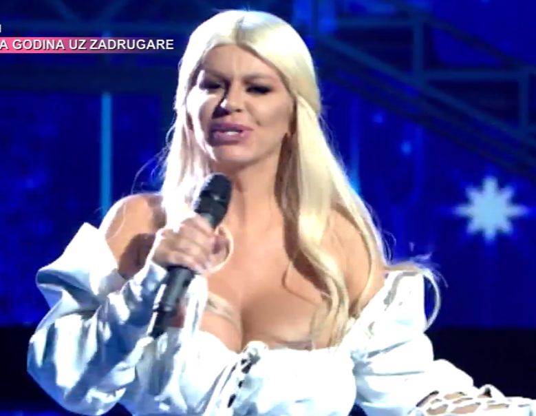 dara bubamara ispale grudi dekolte novogodisnji program