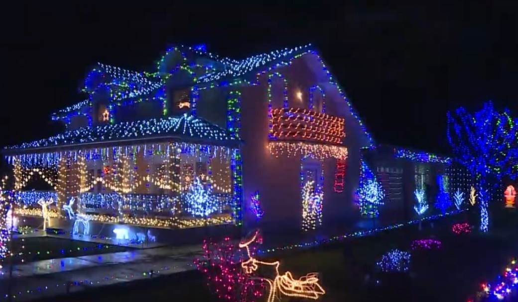 novogodisnja kuca kucevo jagodina okicena kuca za novu godinu