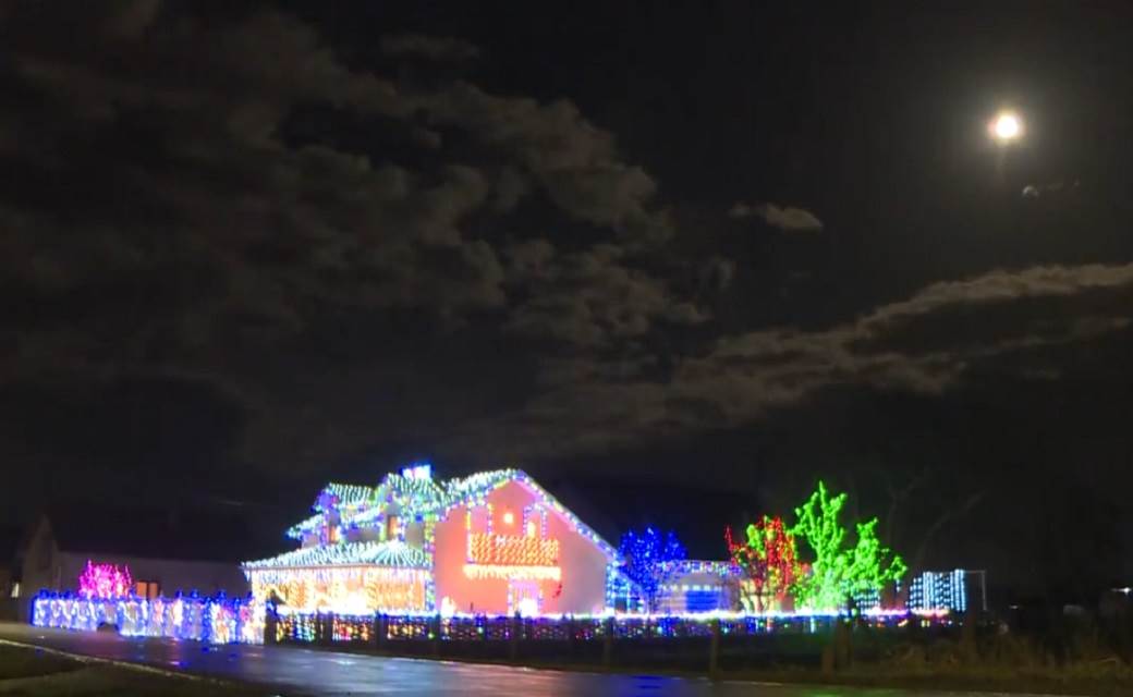 novogodisnja kuca kucevo jagodina okicena kuca za novu godinu