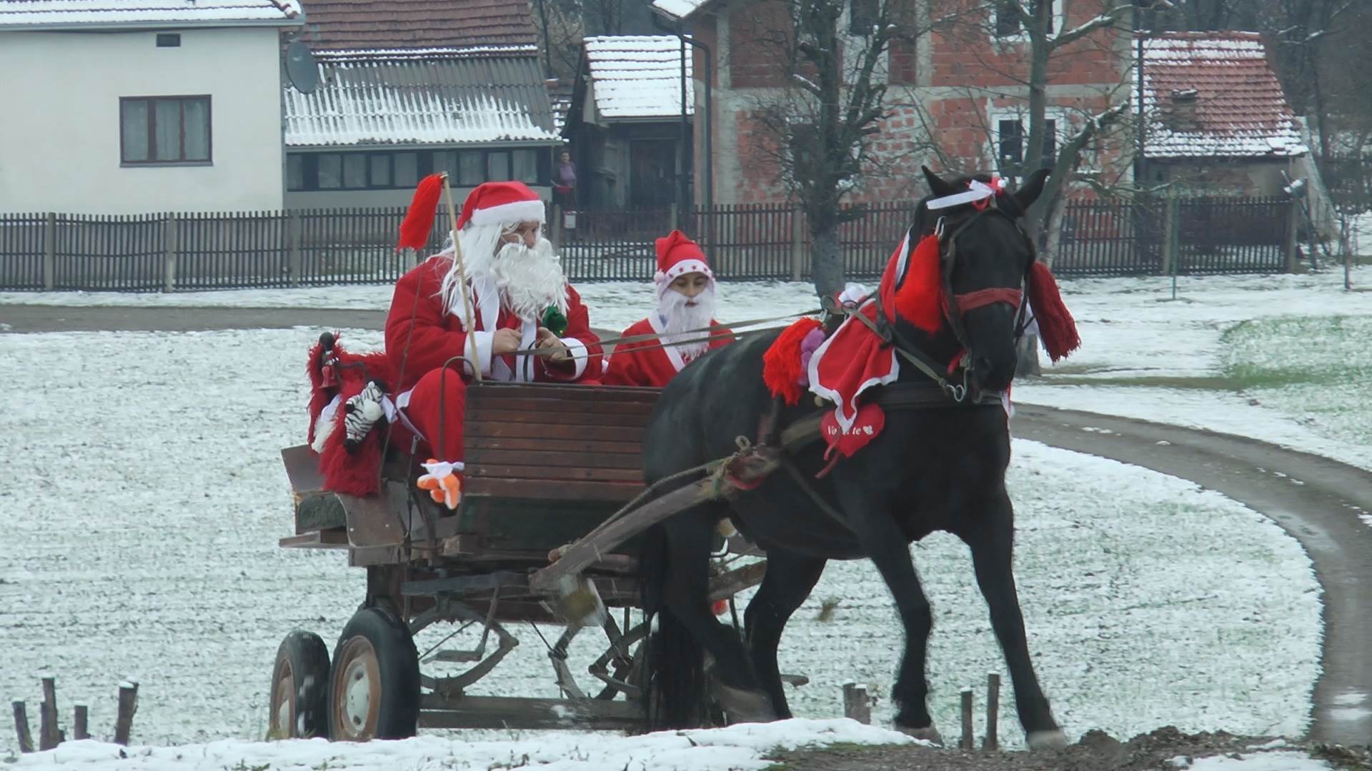 srbija prvi seoski deda mraz kocije paketici deca planina jelica foto
