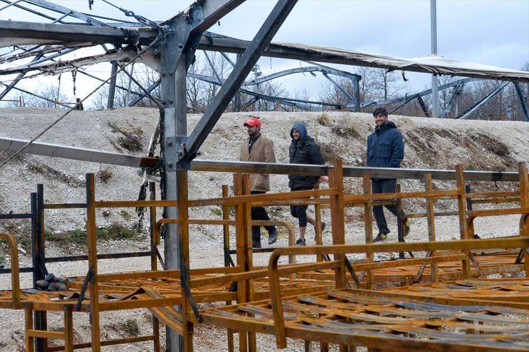 migranti bihac protest kamp lipa pozar bosna i hercegovina fotografije