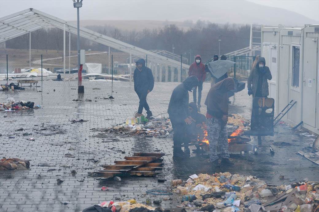 migranti bihac protest kamp lipa pozar bosna i hercegovina fotografije