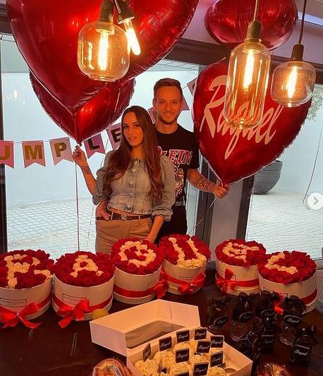 ivan rakitic supruga rakel mauri sevilja upoznali se u kaficu muvali sedam meseci