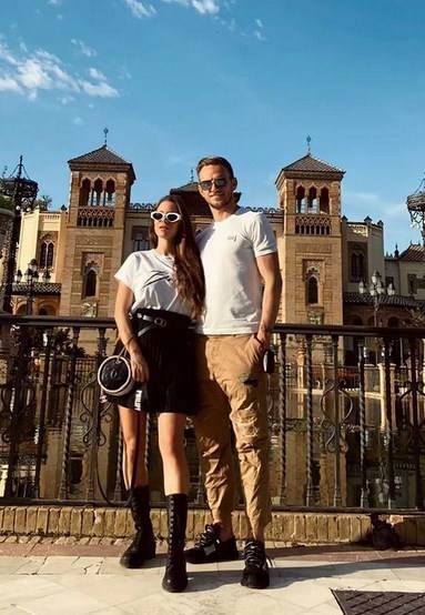 ivan rakitic supruga rakel mauri sevilja upoznali se u kaficu muvali sedam meseci