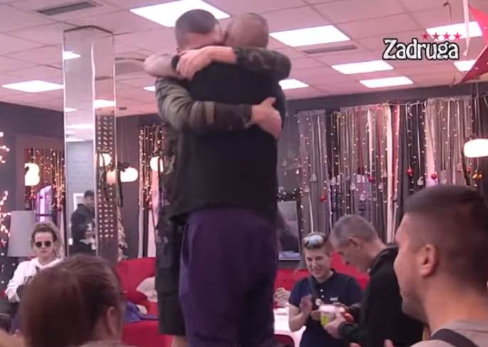 vuk mob napustio zadrugu video