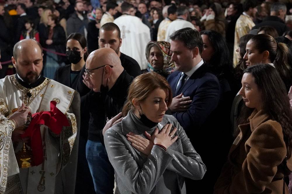 bozic obicaji ponocna liturgija hram svetog save ceca raznatovic vernivi fotografije