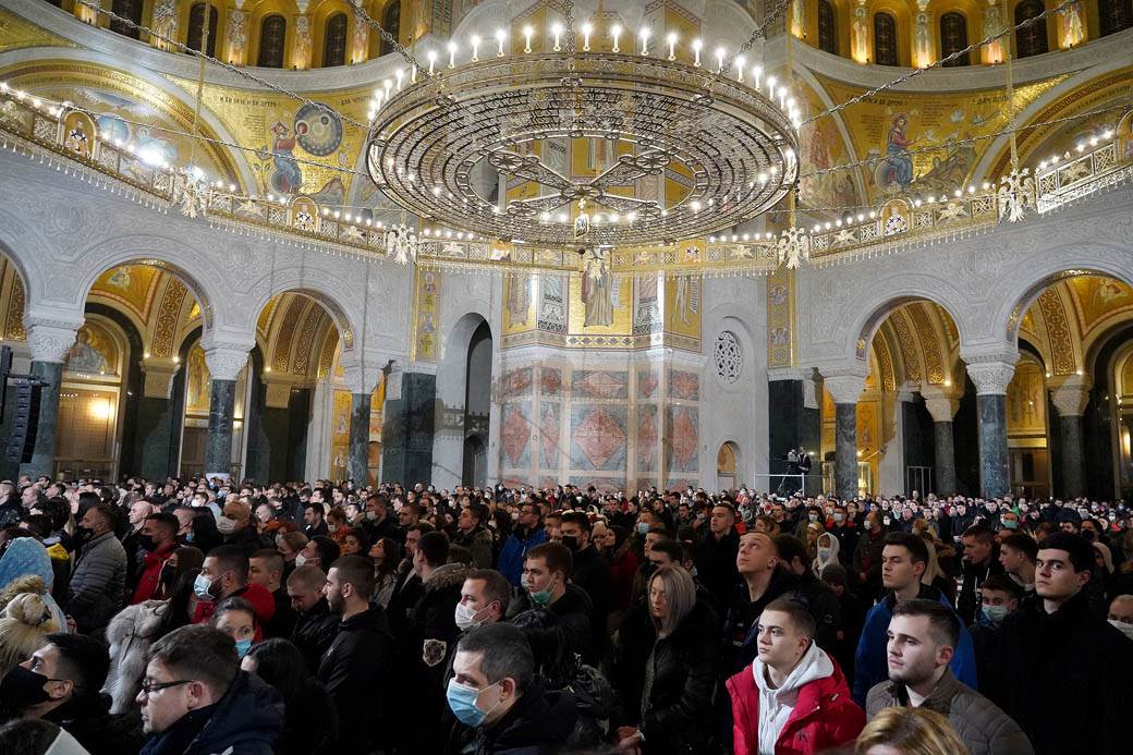 bozic obicaji ponocna liturgija hram svetog save ceca raznatovic vernivi fotografije