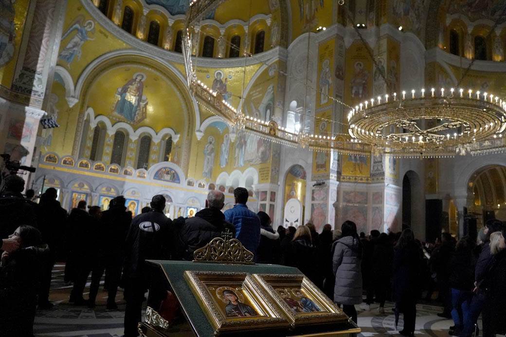 bozic obicaji ponocna liturgija hram svetog save ceca raznatovic vernivi fotografije