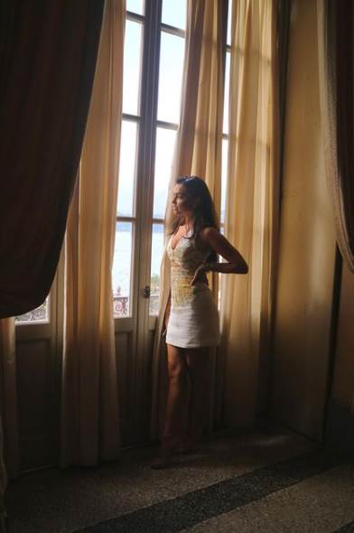 dominik tim devojka lili pol ronkalji cirkuska igracica foto