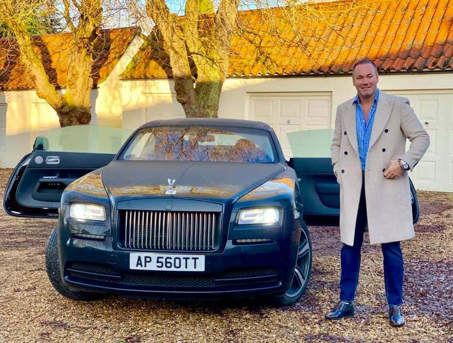 endi skot trazi zenu osobine facebook foto video