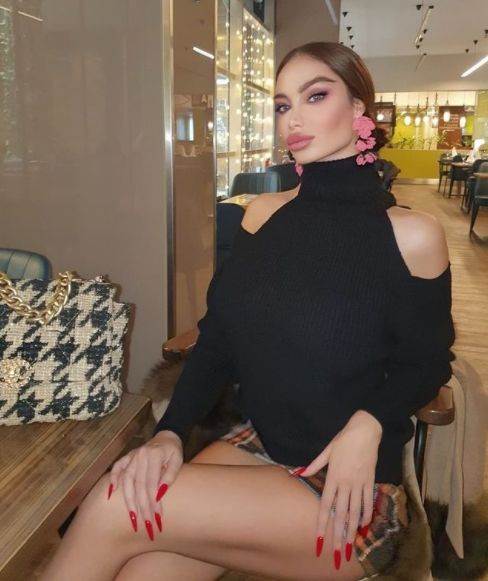 soraja vucelic rasla u domu majku izbacili iz kuce kada je zatrudnela dala je hraniteljima