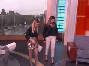 bojana ristivojevic jutarnji porgram mini suknja foto