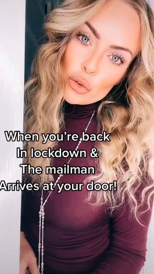 kler beret tiktok ima 40 godina i snima video klipove foto video