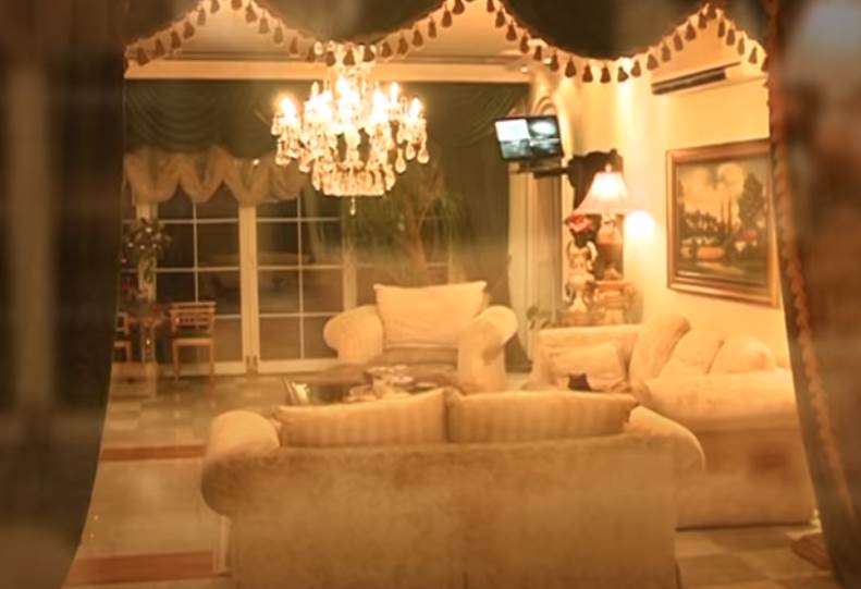 Mirko Šijan razvozi piliće po Titelu