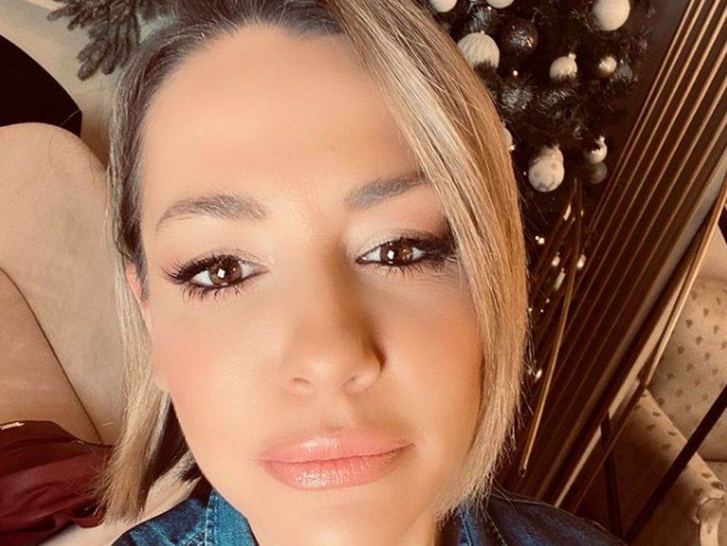 Marijana Mićić pokazala prsten na ruci