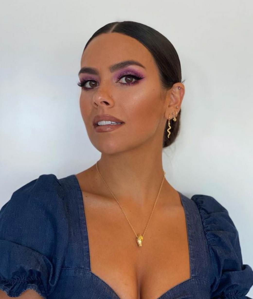 kristina pedroce gola na snegu foto