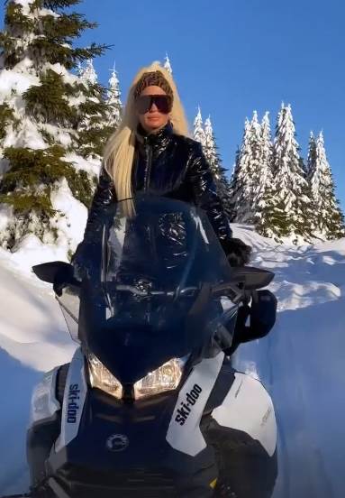 jelena karleusa kim kardasijan iskopirala pevacicu