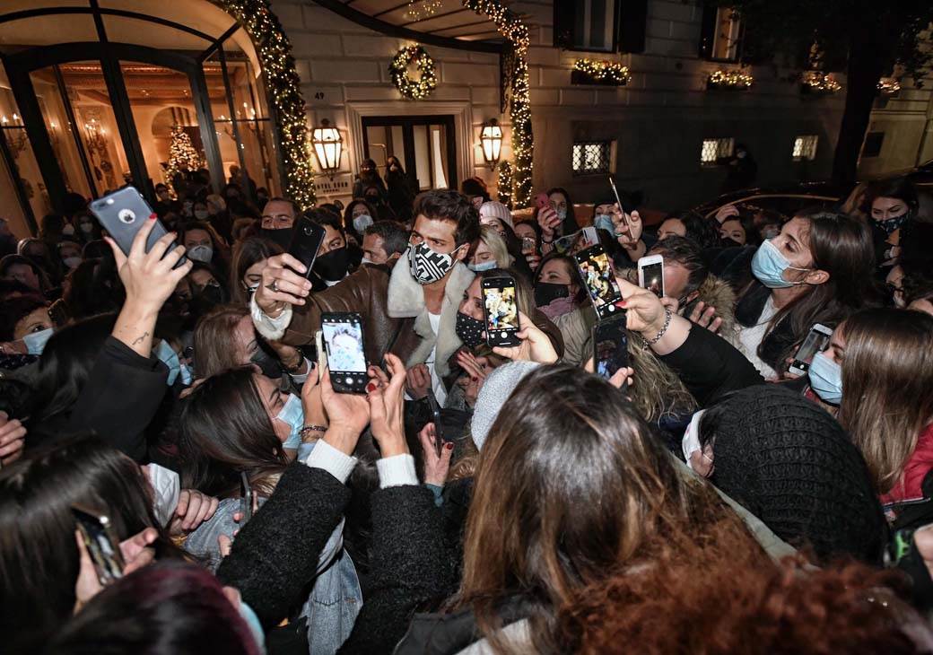 dzan jaman can yaman turski glumac sanjalica lepotan zavodnik veza ljubavni zivot