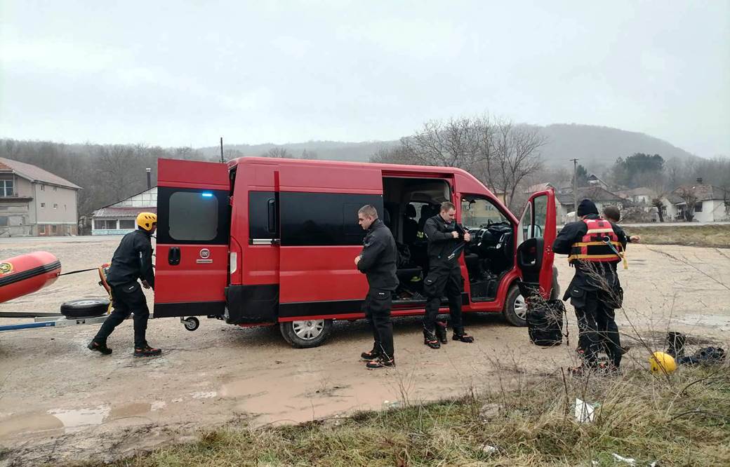srbija 2020 poplave jug zemlje reke celo selo pod vodom vanredna situacija foto