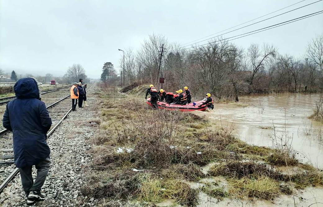 srbija 2020 poplave jug zemlje reke celo selo pod vodom vanredna situacija foto