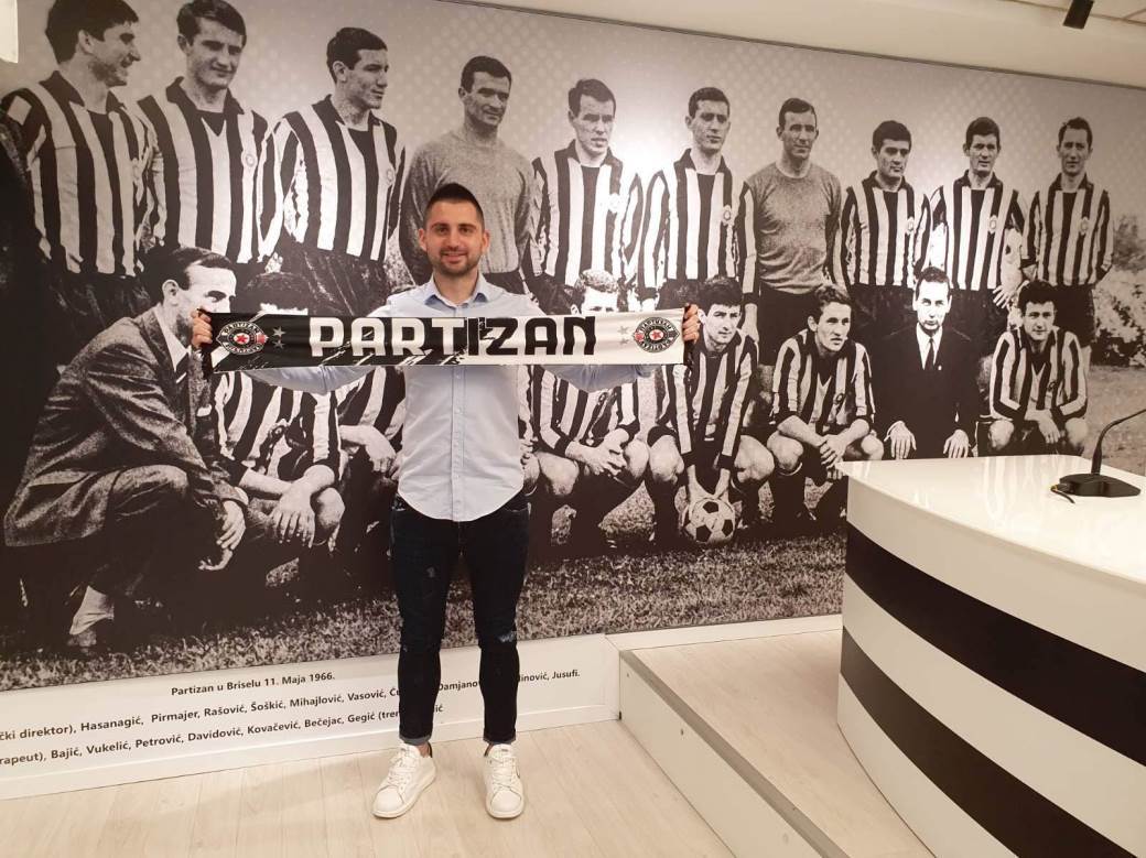 Marko Živković iz FK Partizan igra za Teleoptik