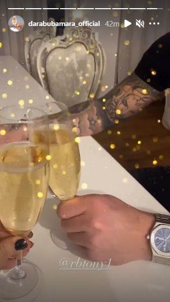 dara bubamara mladji decko marko nova godina sampanjac