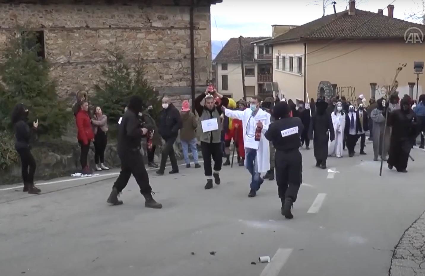 severna makedonija karneval korona virus mere policija marice rasturili zabavu hapsenje foto video