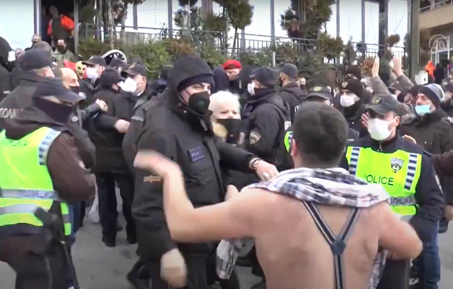 severna makedonija karneval korona virus mere policija marice rasturili zabavu hapsenje foto video