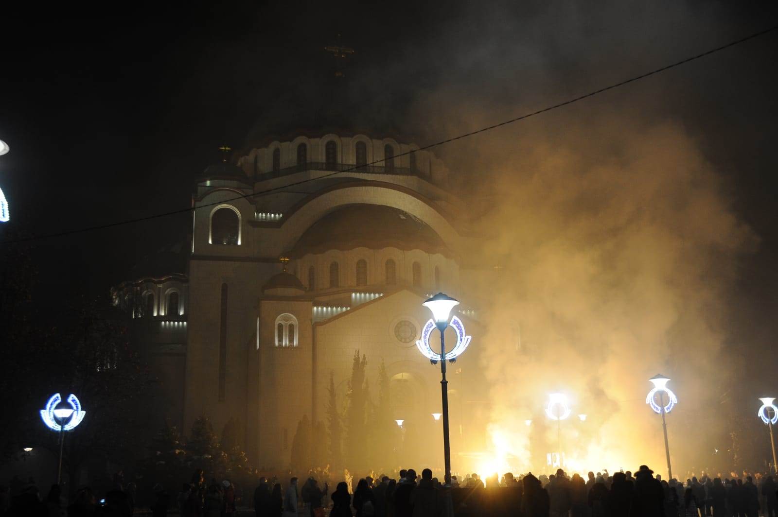 srpska nova godina docek vatomet bakljada hram svetog save fotografije
