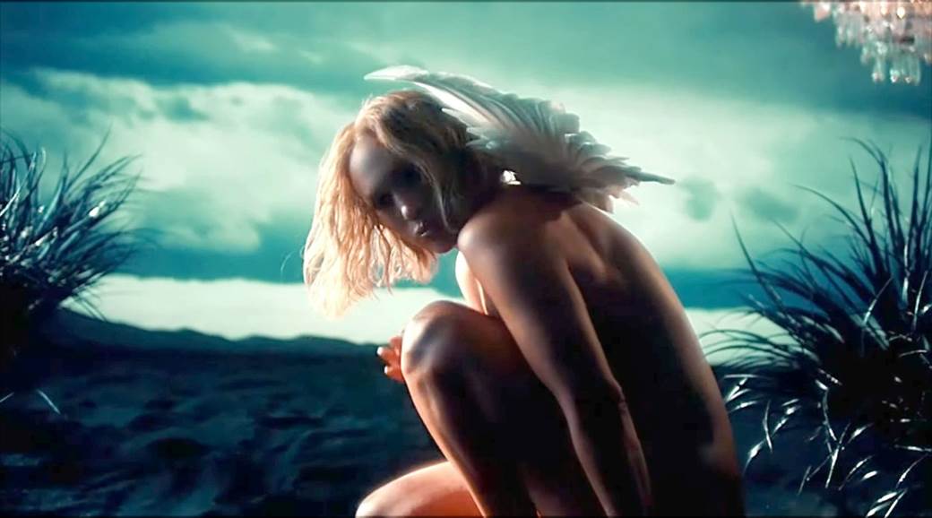 jelena karleusa gole slike poruka objava dzenifer lopez