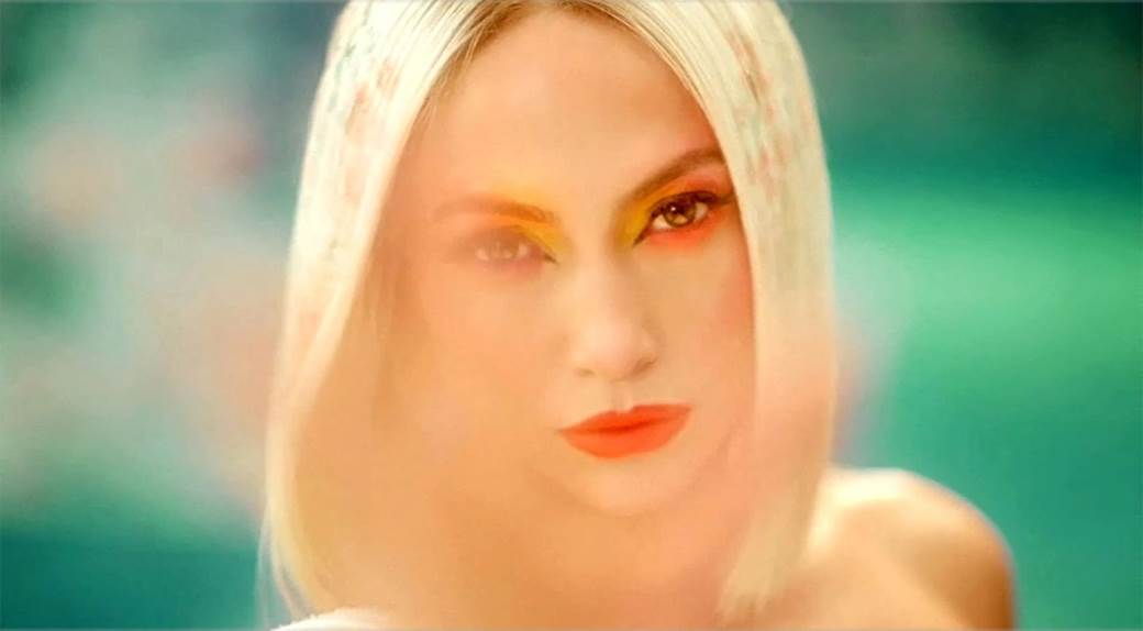 jelena karleusa gole slike poruka objava dzenifer lopez