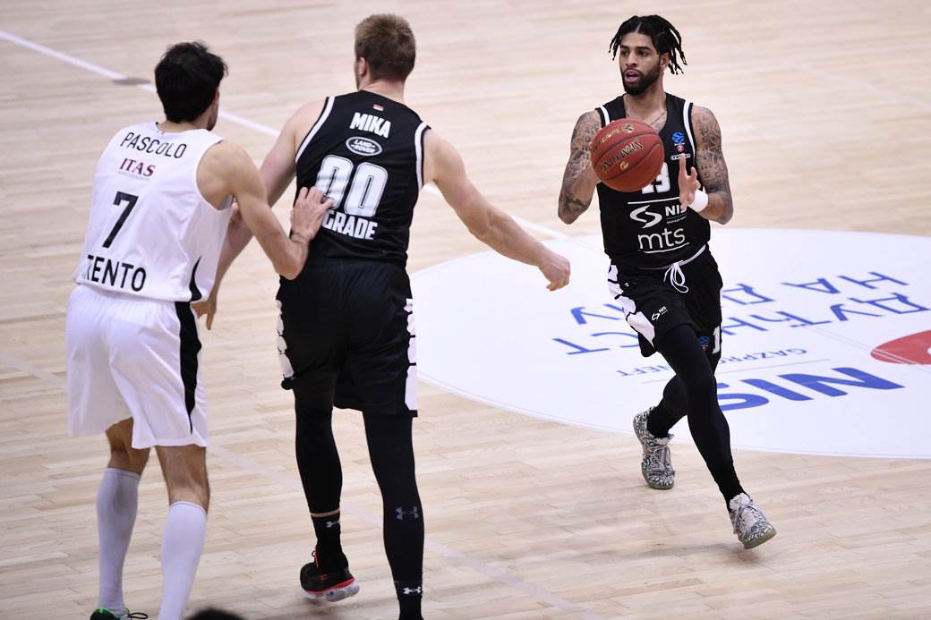 Bivši košarkaš Partizana Erik Mika na spisku Amerikanaca za pripreme