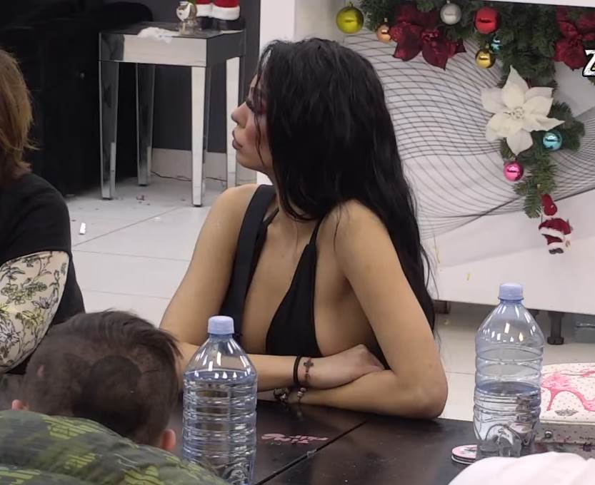 zadruga maja marinkovic silikoni plasticne operacije video