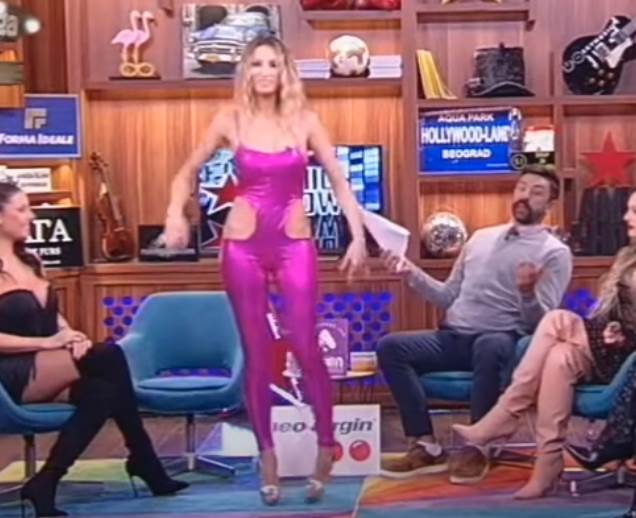 Rada Manojlović o plastičnim operacijama i savetu koleginice