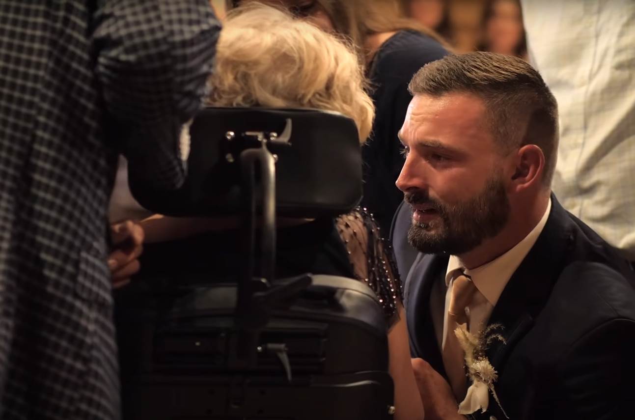 vencanje snimak prvi ples mladozenja i majka u kolicima video