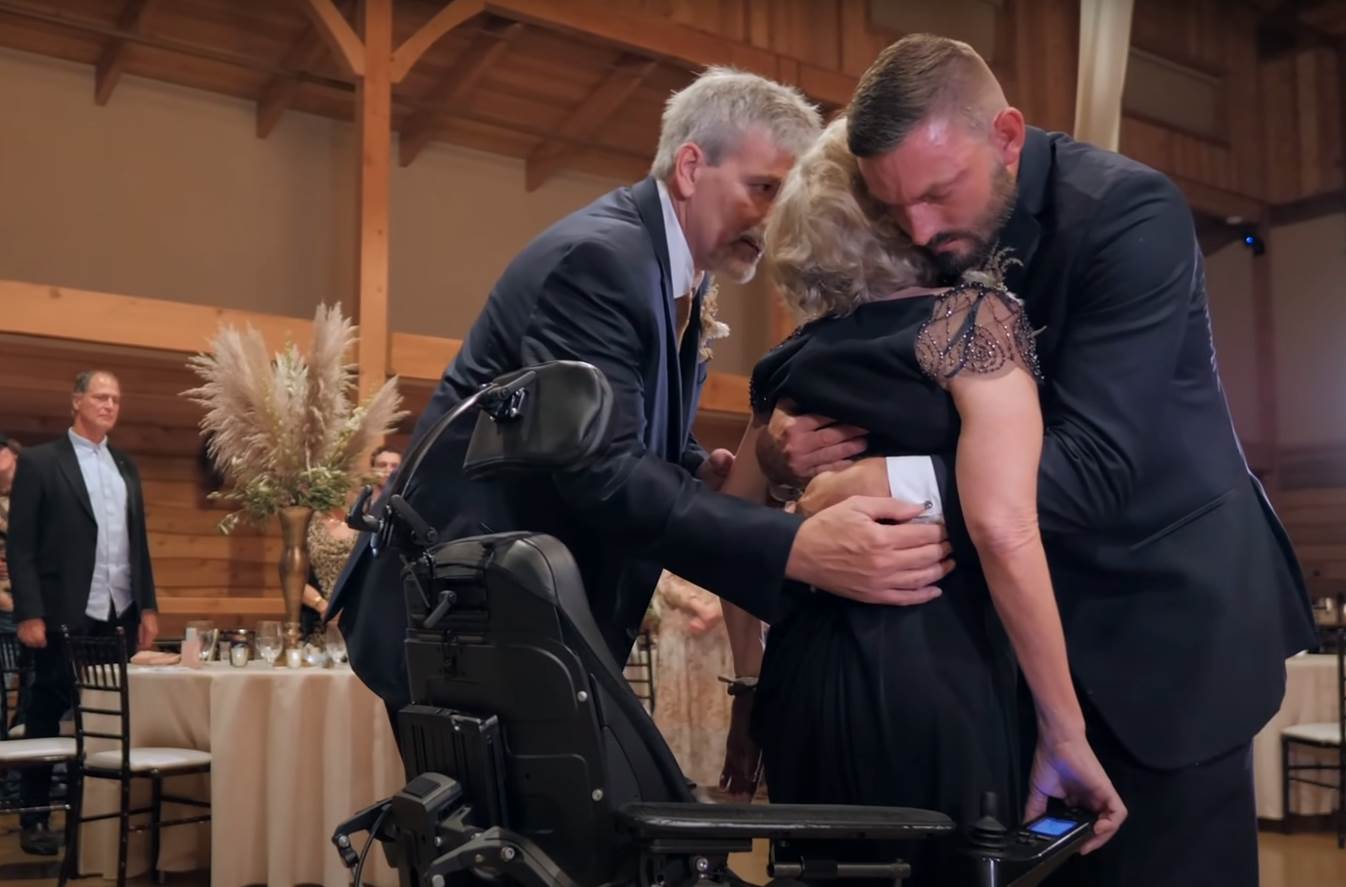 vencanje snimak prvi ples mladozenja i majka u kolicima video