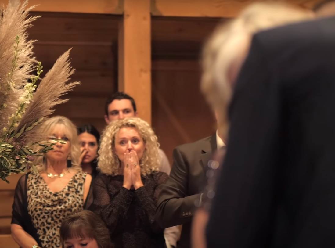 vencanje snimak prvi ples mladozenja i majka u kolicima video